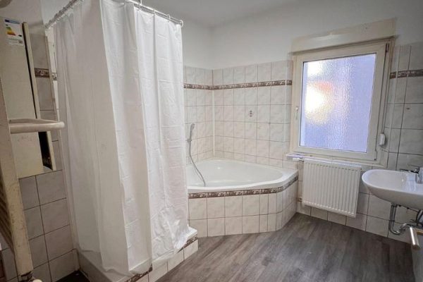 ef63ddd1-8515-48a7-acc7-a2ae49bde1bd