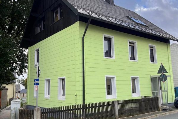 f9c676cc-8705-45a4-b037-78f37980ac7d